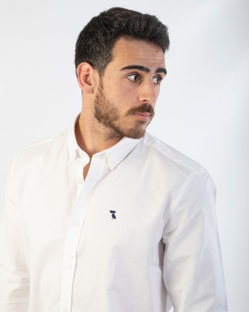 CAMISA BLANCA PELÍCANO AZUL OSCURO
