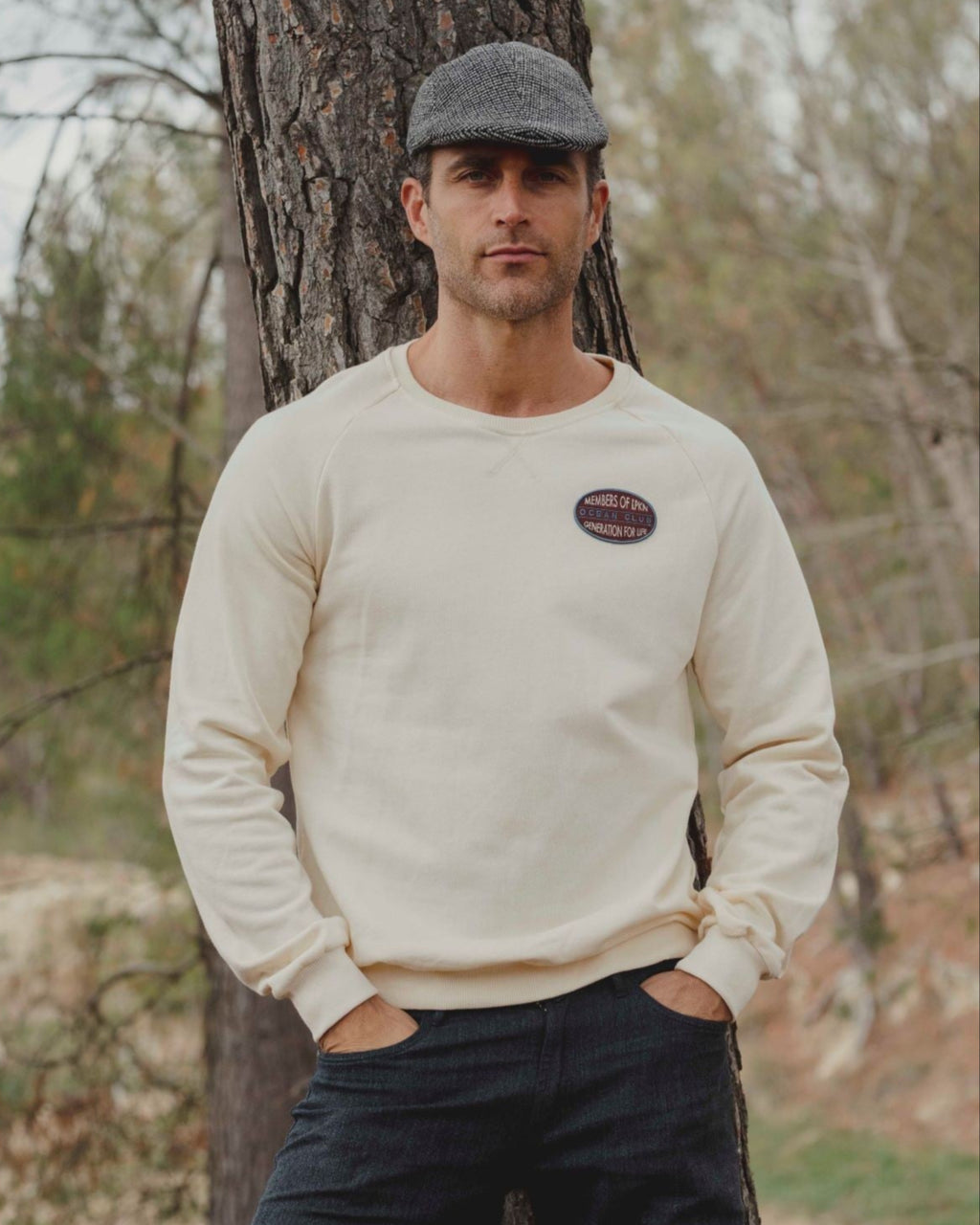SUDADERA BEIGE PARCHE MoLPKN